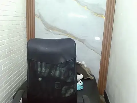 Penelopee Rouse online show from October 20, 7:28 pm