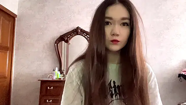 Pikmigirl18 online show from October 10, 9:25 am