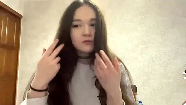 Pikmigirl18 online show from September 21, 1:54 pm