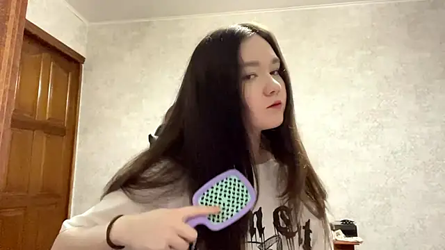 Pikmigirl18 online show from September 26, 1:20 pm