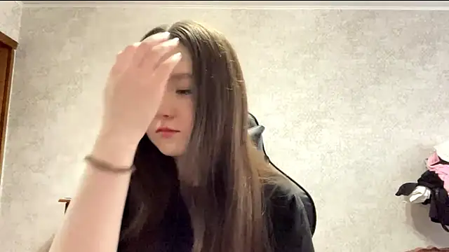 Pikmigirl18 online show from September 24, 1:10 pm