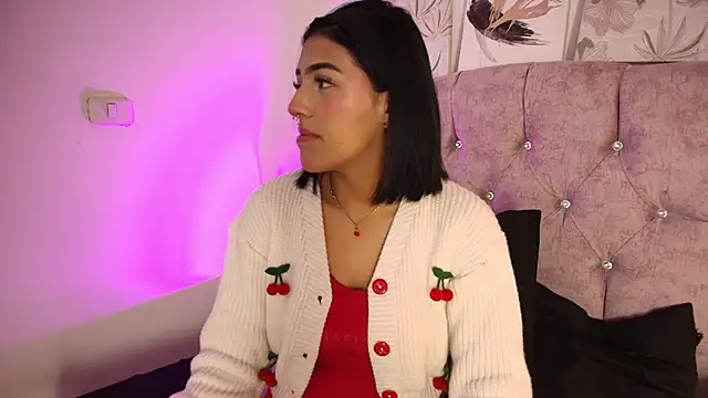 Dulce Bella  online show from February 3, 3:48 am