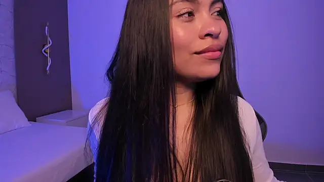 allie bruce online show from April 8, 4:47 am