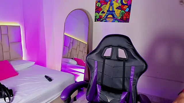 JennyLawrence online show from October 10, 11:31 pm