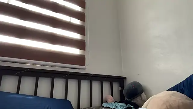 puchienjoyer online show from April 21, 1:42 am