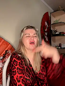 Nayvessa online show from December 5, 8:10 pm