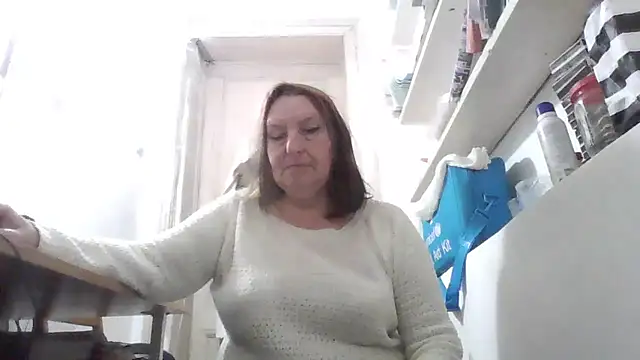 AnnaLive570 online show from March 12, 5:43 am