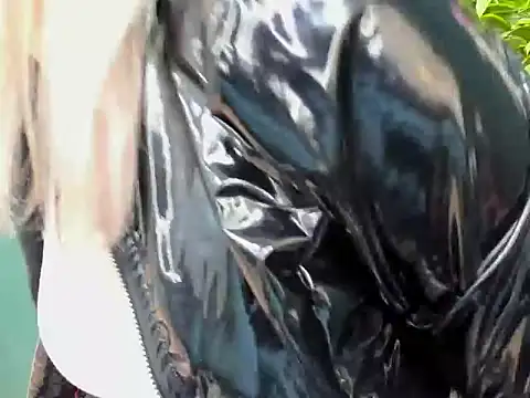 loveHeidi online show from September 18, 4:55 am