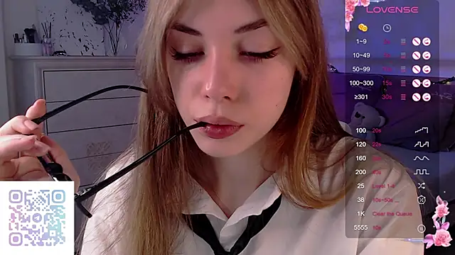 Leila Vanilla online show from December 2, 1:18 am