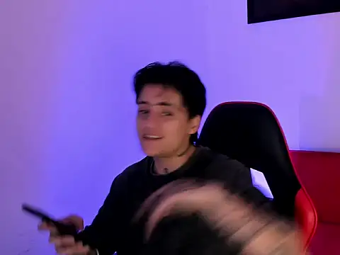 PeytonBox online show from November 29, 11:36 am