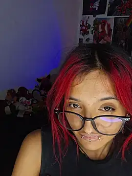 carolinerue online show from March 13, 10:49 am