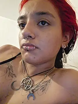 carolinerue online show from June 3, 12:23 am