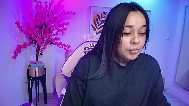 Black roseee online show from December 3, 3:42 am