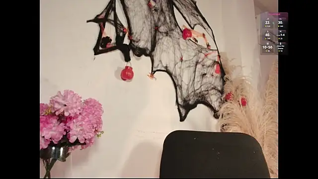 Missandy  online show from October 22, 8:03 pm