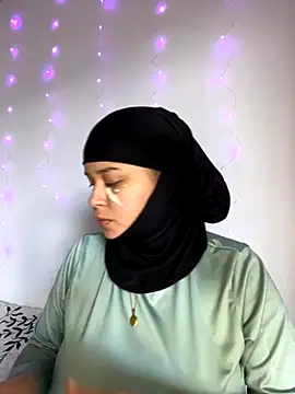 rhizanthella  online show from September 25, 7:23 pm