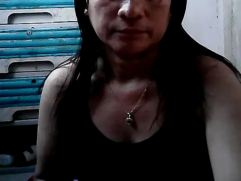 yoursPinayMama1682 online show from October 6, 11:09 pm