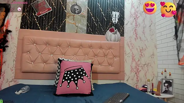 Caroline daring online show from October 31, 4:22 pm