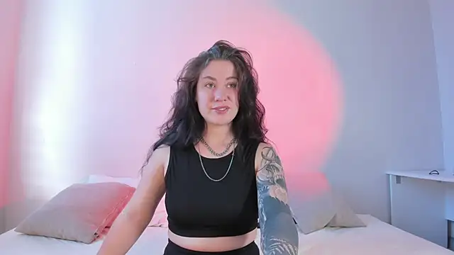 MiaKhallirae online show from November 21, 9:11 am