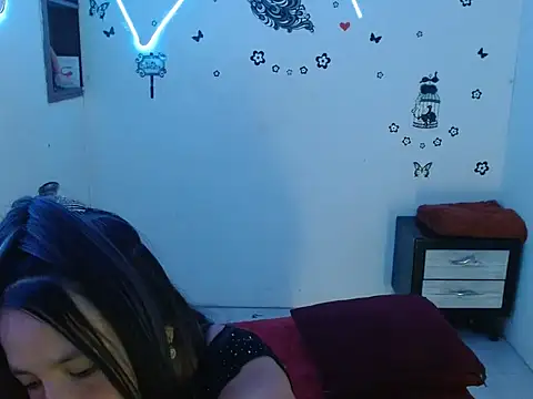 Mia2xsmith online show from November 8, 5:34 am