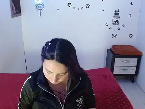 Mia2xsmith online show from November 9, 5:58 am