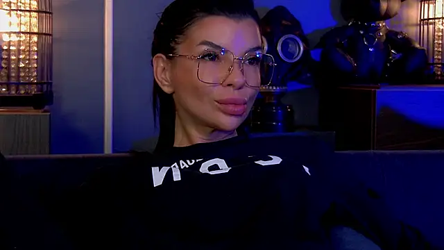 EleniaDevons online show from October 16, 12:08 pm