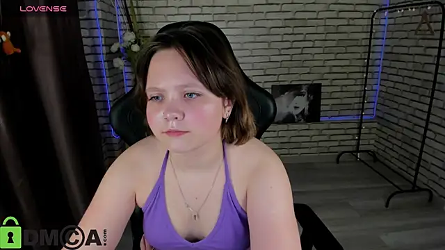 Mila  Cutee online show from November 22, 9:45 am