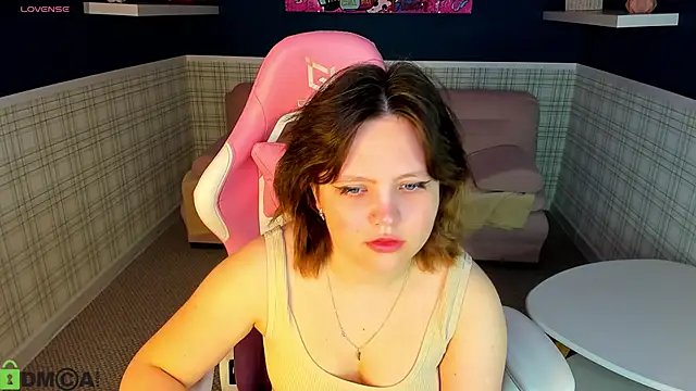 Mila  Cutee online show from October 14, 1:41 am