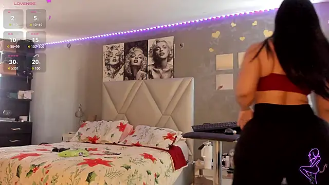 sexyzoe 69 online show from March 23, 6:25 pm