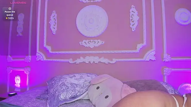 EmilyBorch online show from February 12, 11:56 am