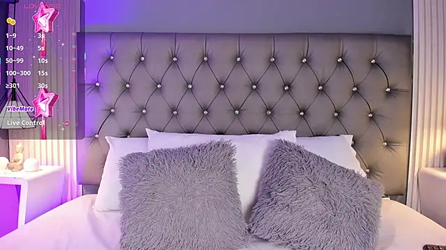 LunaBloomn online show from March 18, 5:18 pm