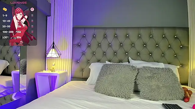 LunaBloomn online show from November 20, 5:58 pm