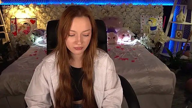 FoxyMayy online show from March 18, 2:33 pm