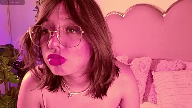 Lauuu2007 online show from February 21, 9:26 pm