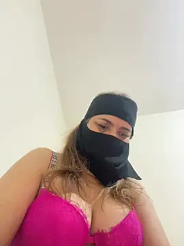 Wild-Nayra online show from February 3, 12:21 am