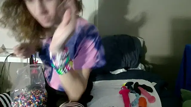 cuddlyavenue online show from October 10, 3:00 am