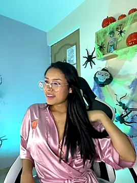 Julieta Mendez online show from October 9, 1:54 am