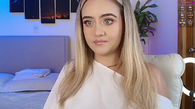 MaryMoon  online show from March 22, 7:20 pm