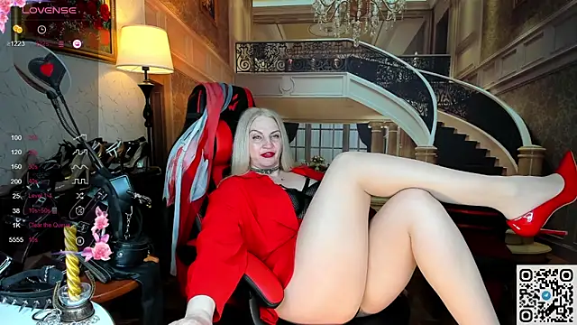 Nina Devillle online show from April 14, 1:00 pm