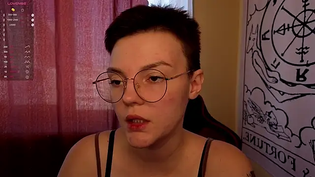 KrisNeal online show from October 3, 10:09 am