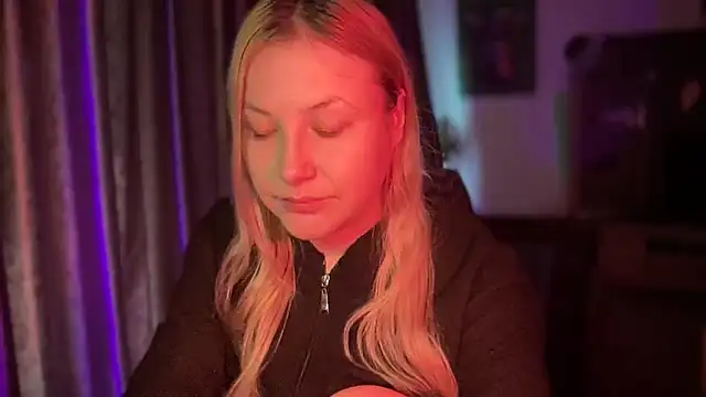 BikiHellena online show from November 16, 10:48 am