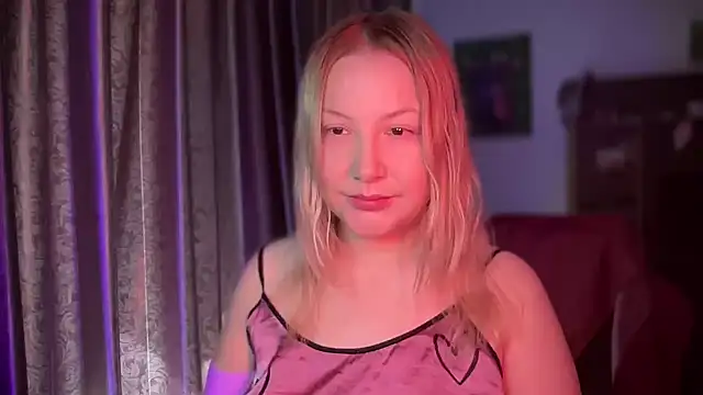 BikiHellena online show from April 3, 8:01 am