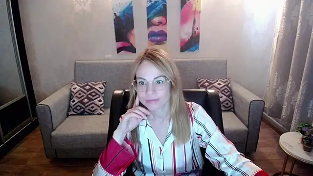 shy hot cat online show from September 19, 10:25 am