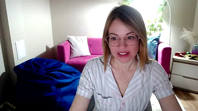 shy hot cat online show from November 29, 10:30 am