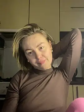 MartaLuna  online show from February 12, 7:04 pm