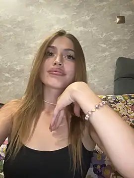 Elizabeth Tay online show from September 11, 5:57 pm