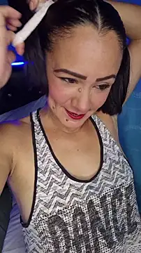 Lhia  online show from February 15, 1:19 am