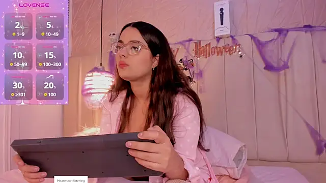 hannahst  online show from October 6, 8:24 pm