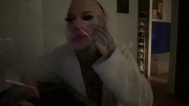 paulinaalatalo online show from March 31, 12:10 am