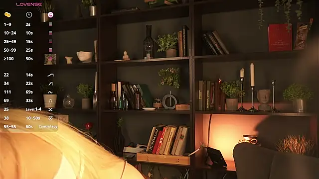 ellliefrost online show from September 24, 1:32 pm