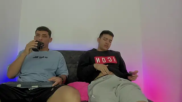 maykel and mike online show from October 19, 10:50 am